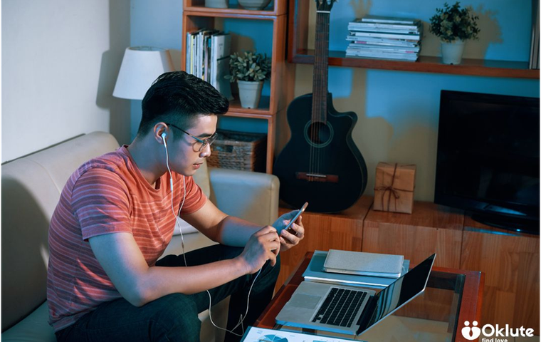 Digital Clutter Is Easy to Miss: How to Simplify Your Online Life